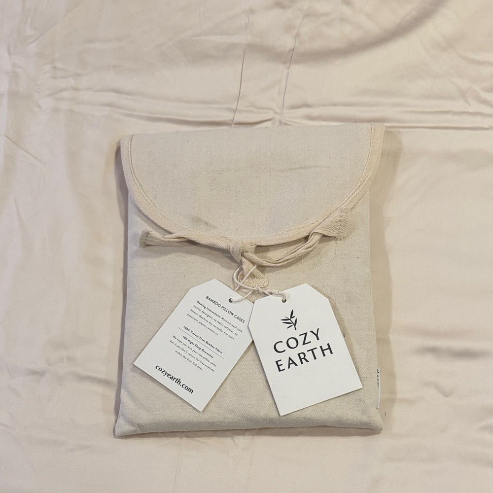 Cozy Earth “Oat” Bamboo Pillowcases. King size (set of 2)